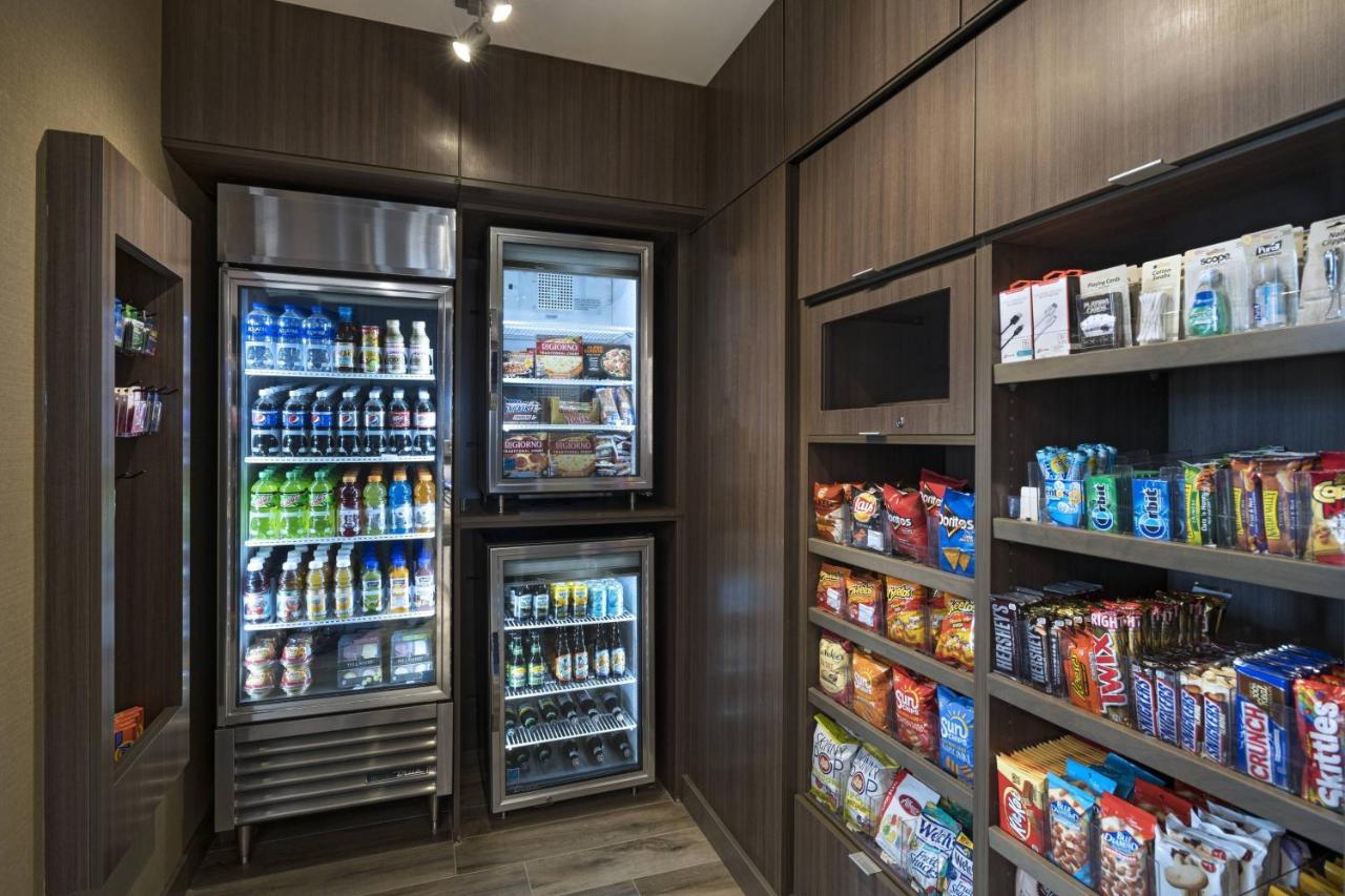 | Fairfield Inn & Suites by Marriott Colorado Springs East