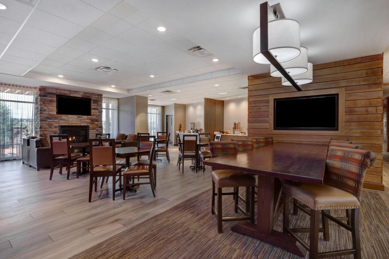| Fairfield Inn & Suites by Marriott Colorado Springs East