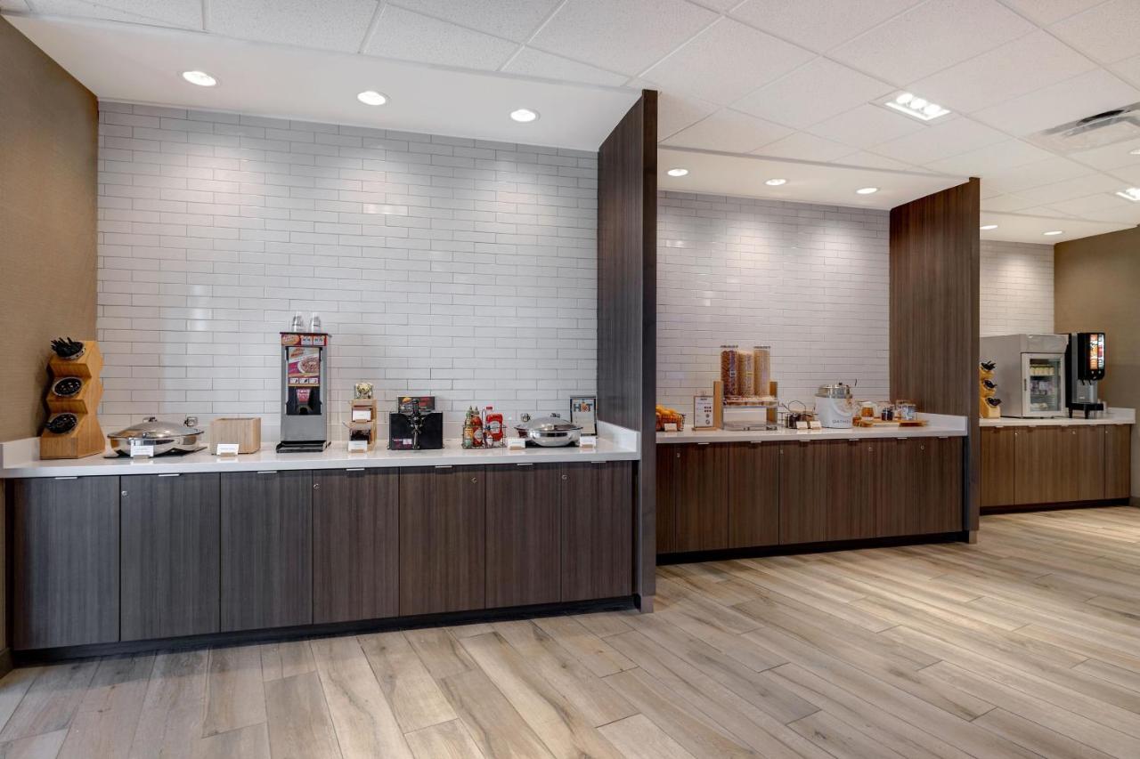 | Fairfield Inn & Suites by Marriott Colorado Springs East