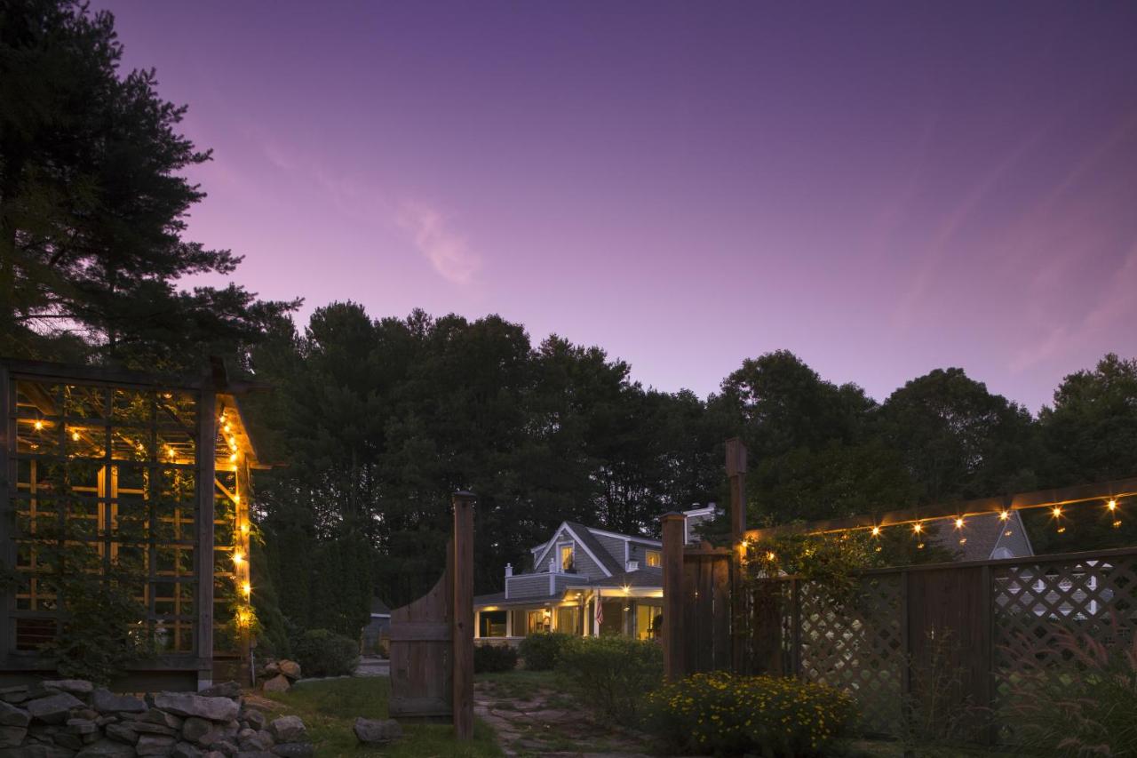| Abbey's Lantern Hill Inn