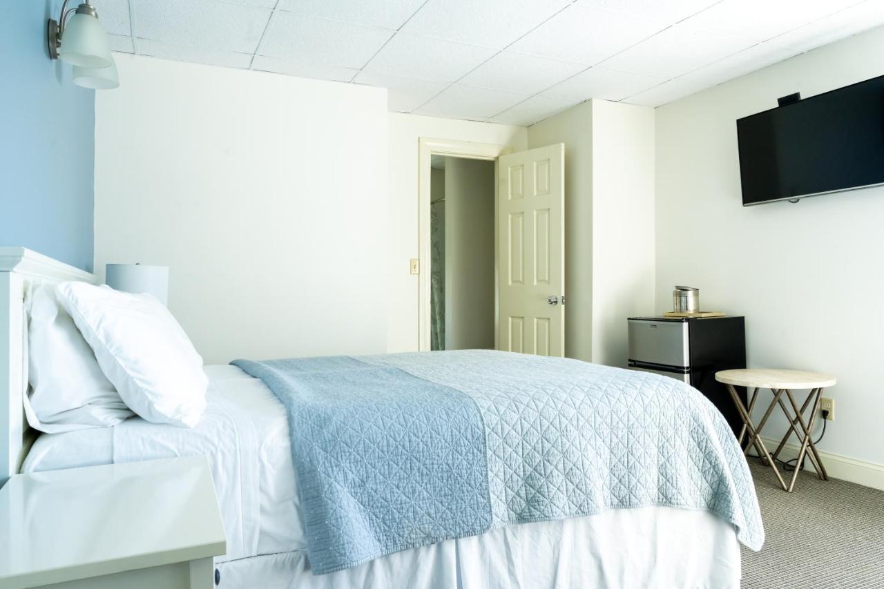 | Rhea's Inn