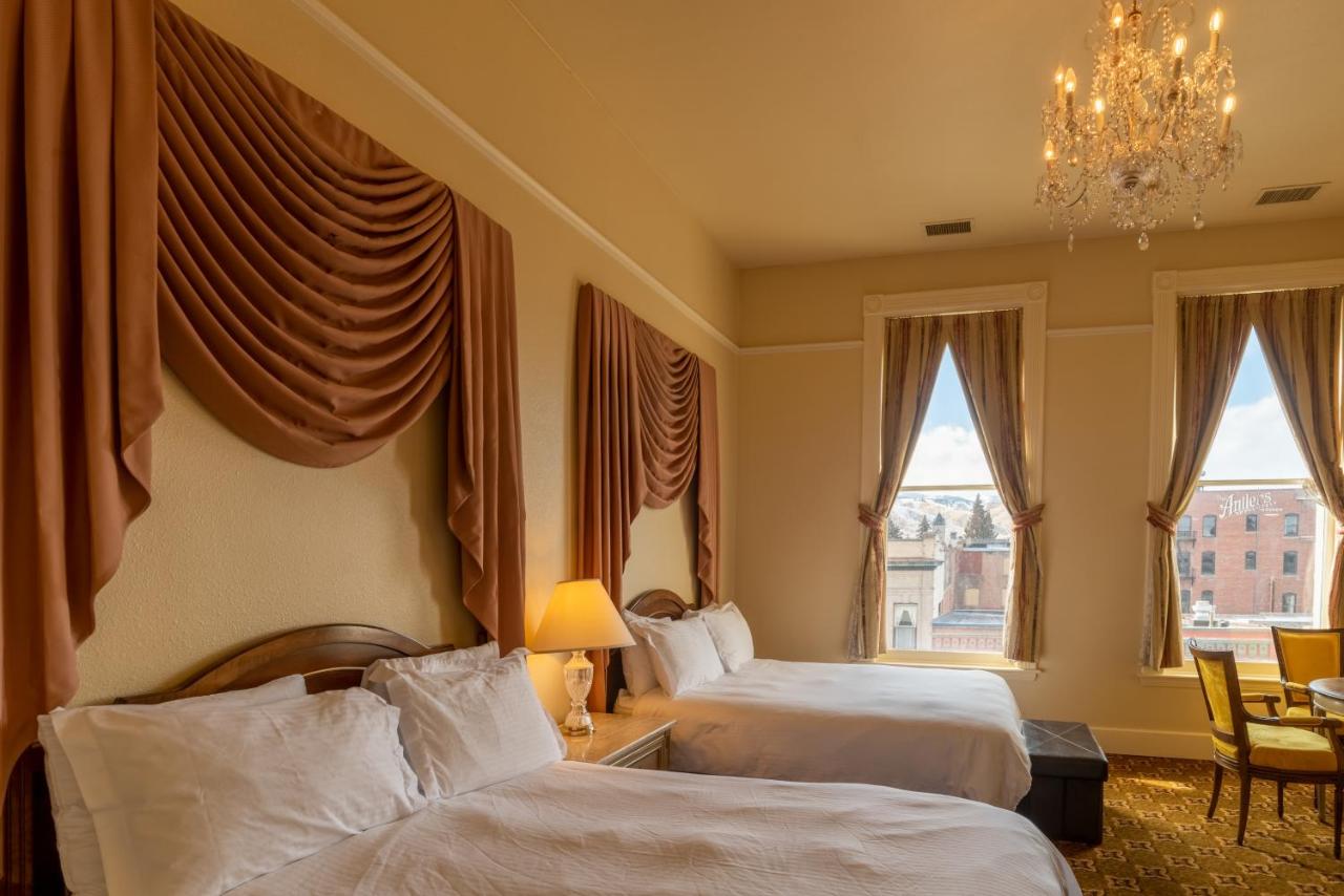 Queen Room with Two Queen Beds at Geiser Grand Hotel