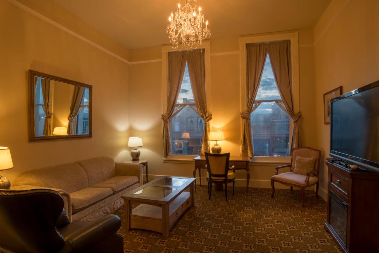 King Suite at Geiser Grand Hotel