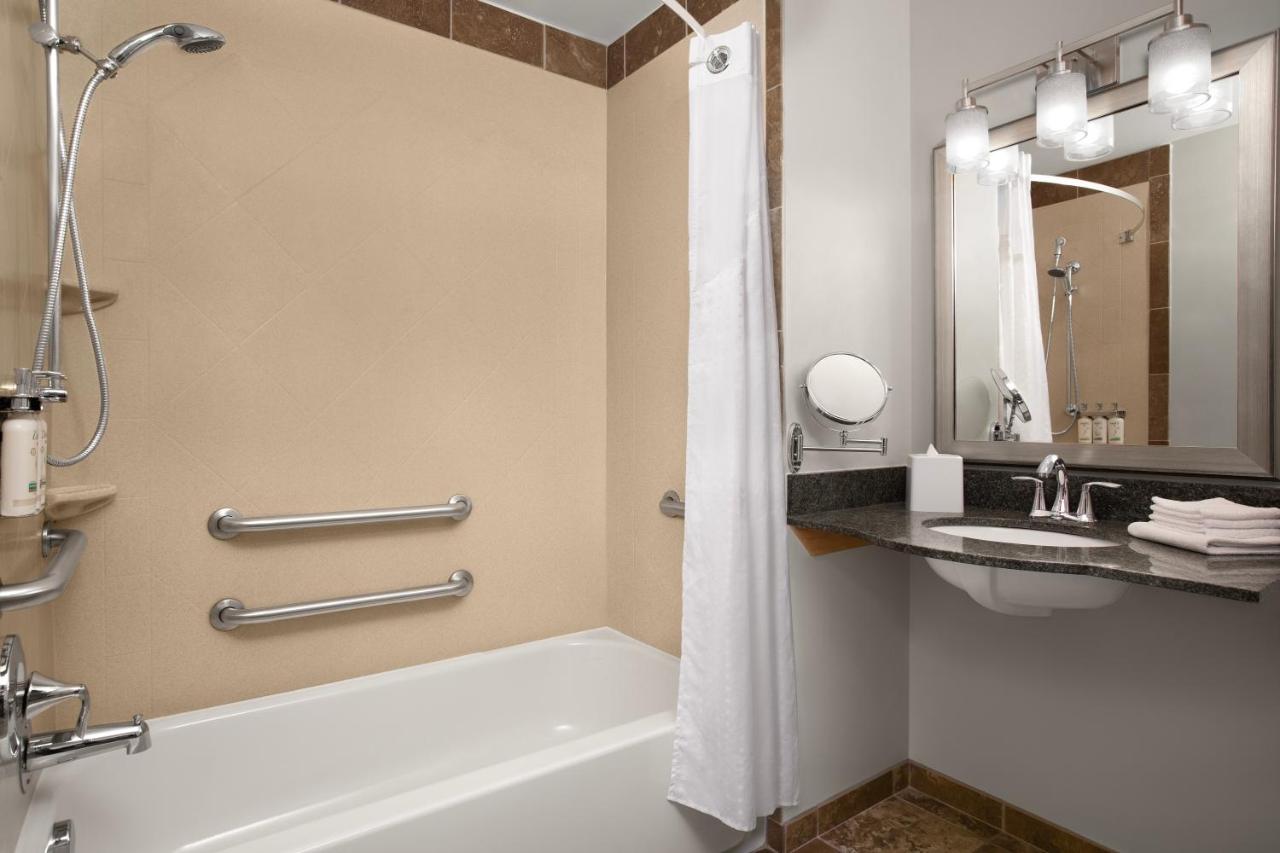 Deluxe King Room - Hearing Accessible at Holiday Inn Hotel & Suites Durango Downtown, an IHG Hotel