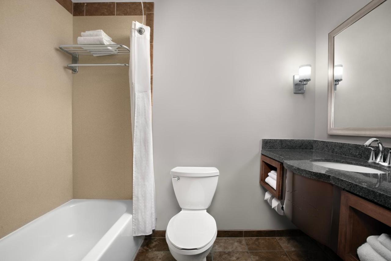 King Room with Spa Bath at Holiday Inn Hotel & Suites Durango Downtown, an IHG Hotel