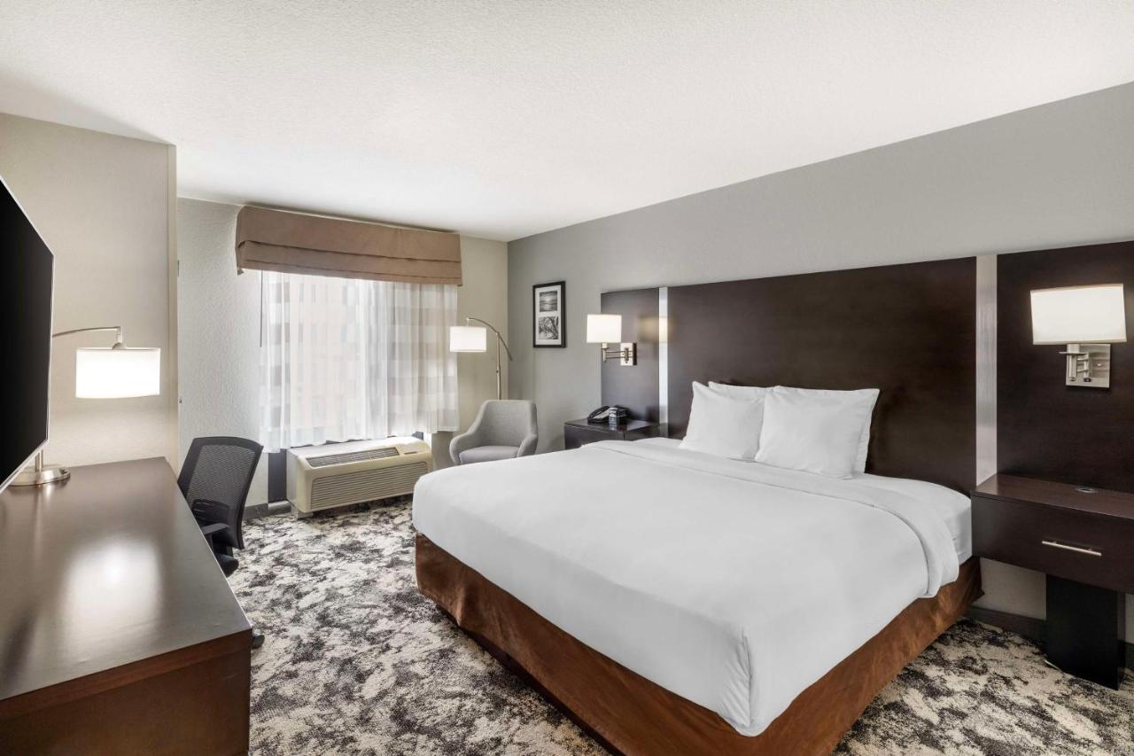 King Room - Disability Access/Bath Tub at Best Western Plus Fairburn Atlanta Southwest