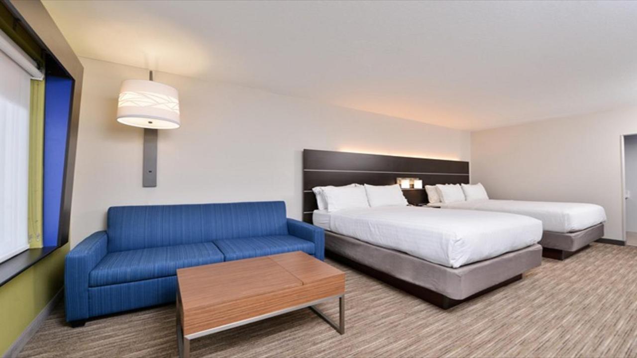 | Holiday Inn Express & Suites - Parkersburg East, an IHG Hotel