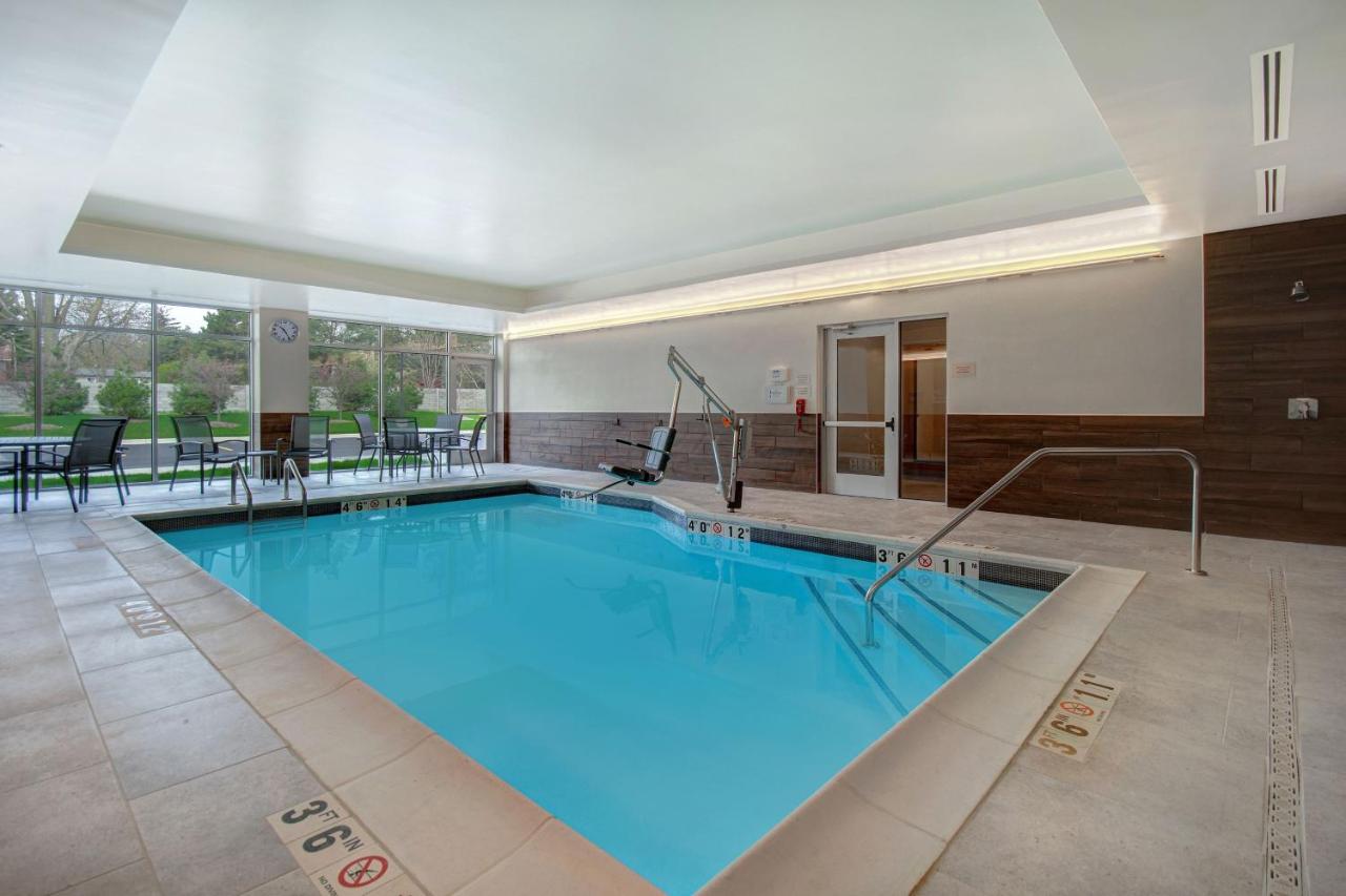 | Fairfield by Marriott Inn & Suites Rochester Hills