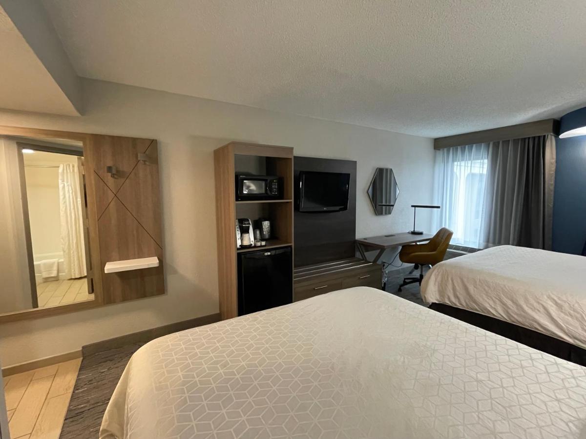 Queen Room with Two Queen Beds at Holiday Inn Express Burlington by IHG