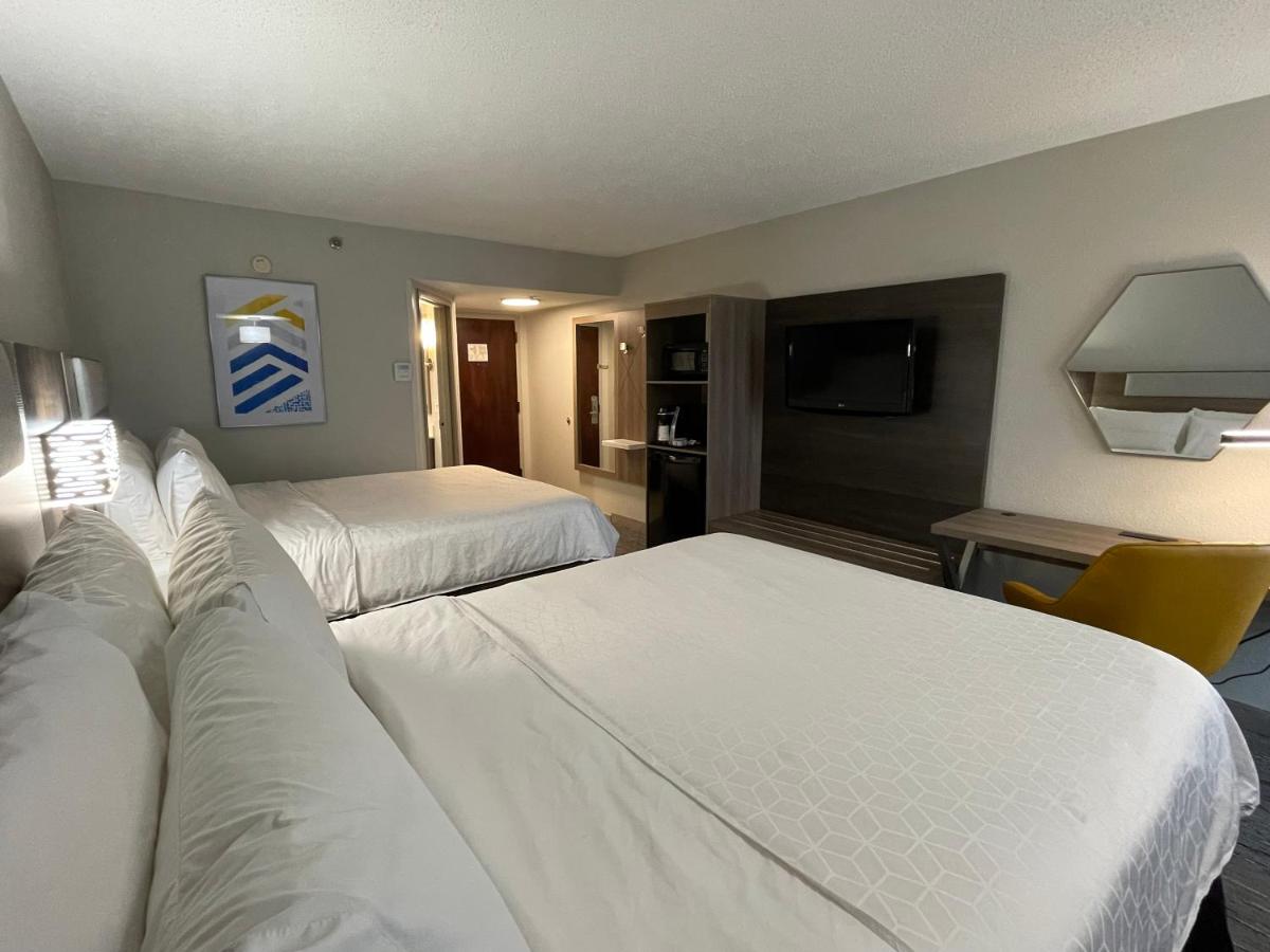 Queen Room with Two Queen Beds at Holiday Inn Express Burlington by IHG
