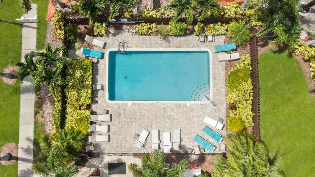 | Crystal Bay Historic Hotel