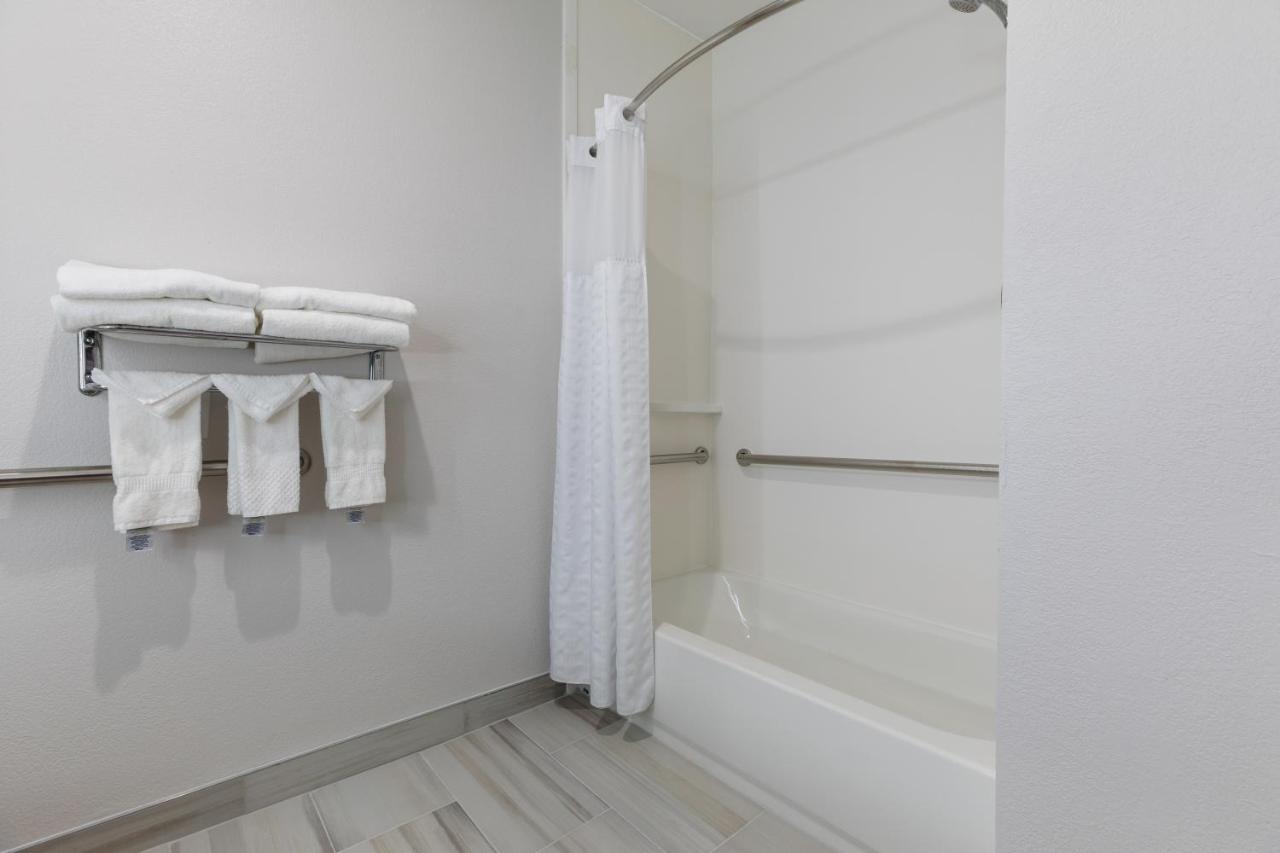 Queen Suite with Two Queen Beds at Comfort Suites Lombard - Addison