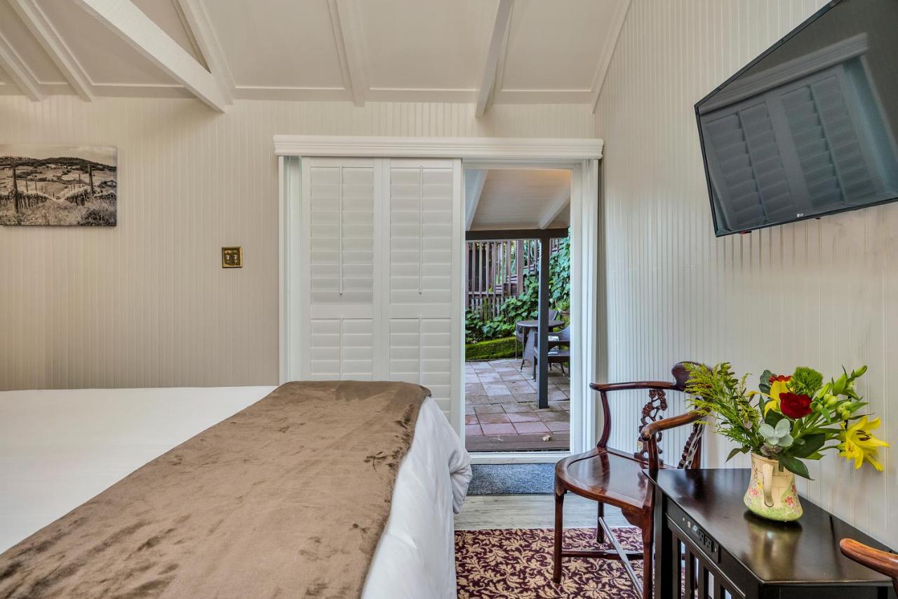 | Calistoga Wine Way Inn