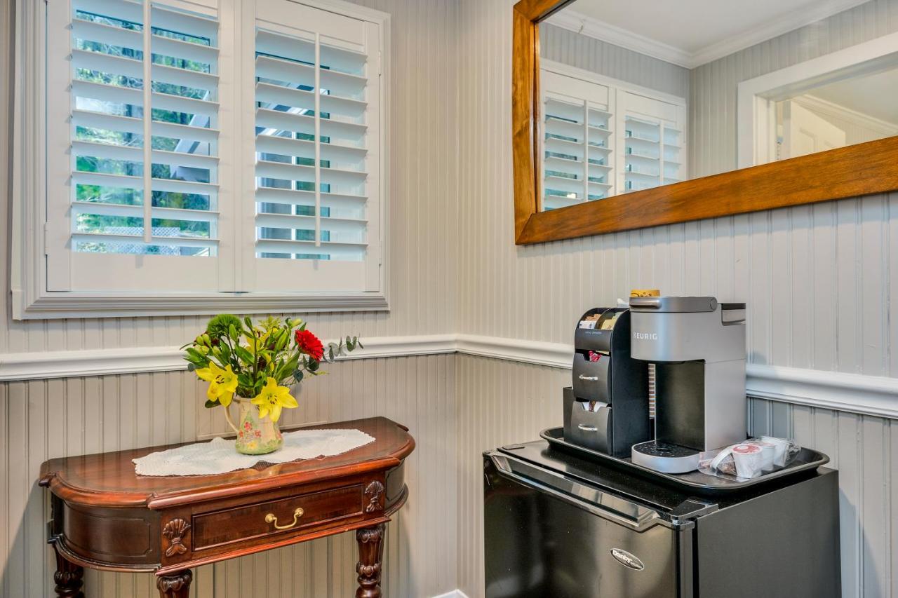 | Calistoga Wine Way Inn