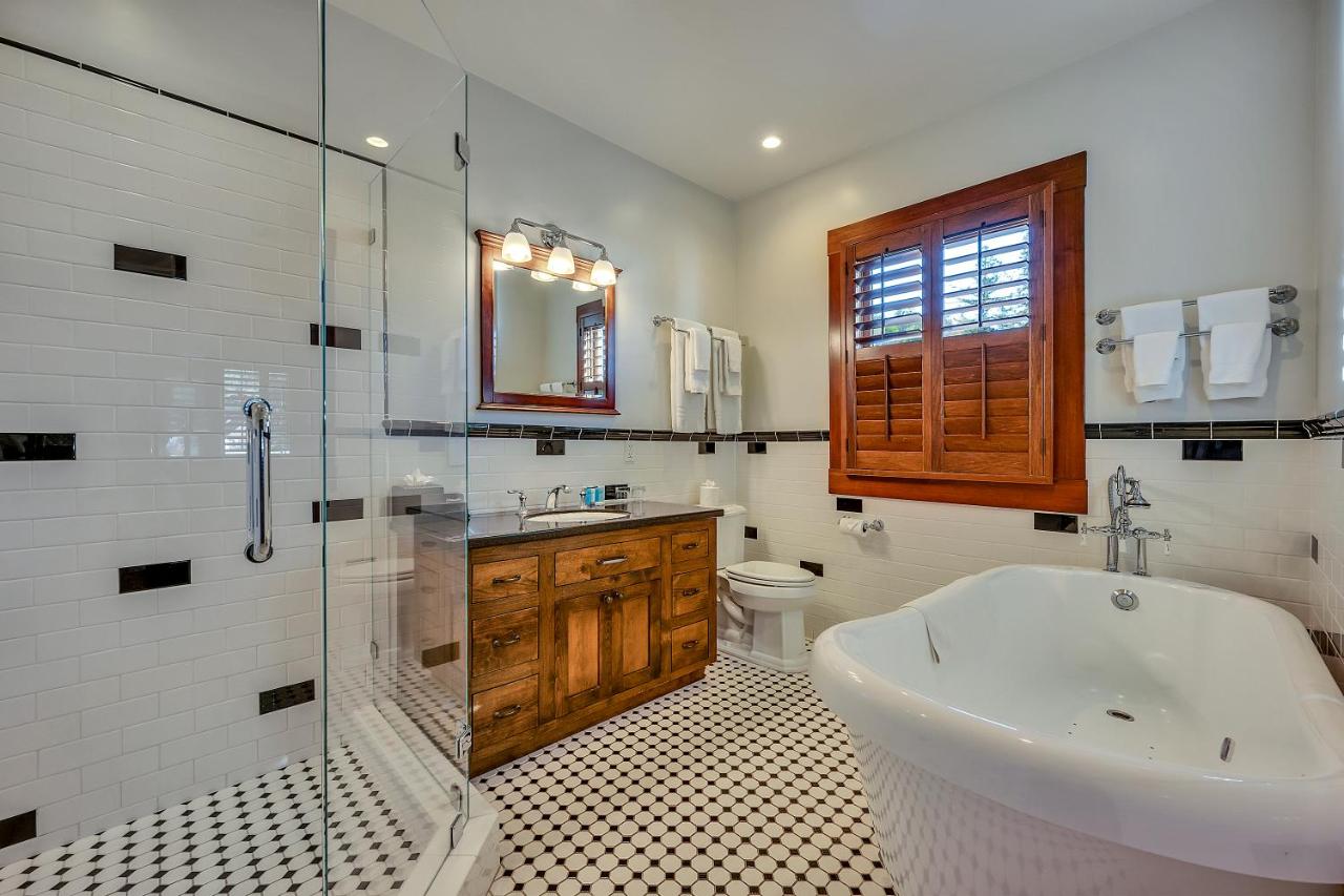 | Calistoga Wine Way Inn