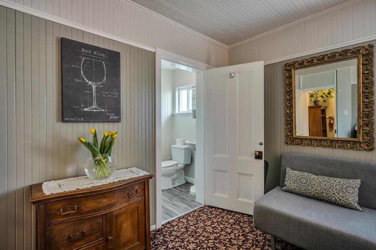 | Calistoga Wine Way Inn