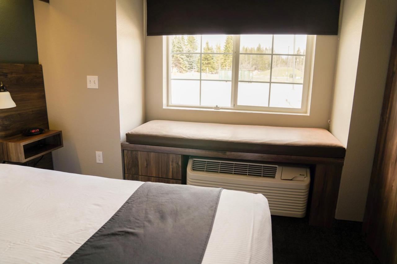 Queen Room at Hotel Ruby Ponderay/Sandpoint