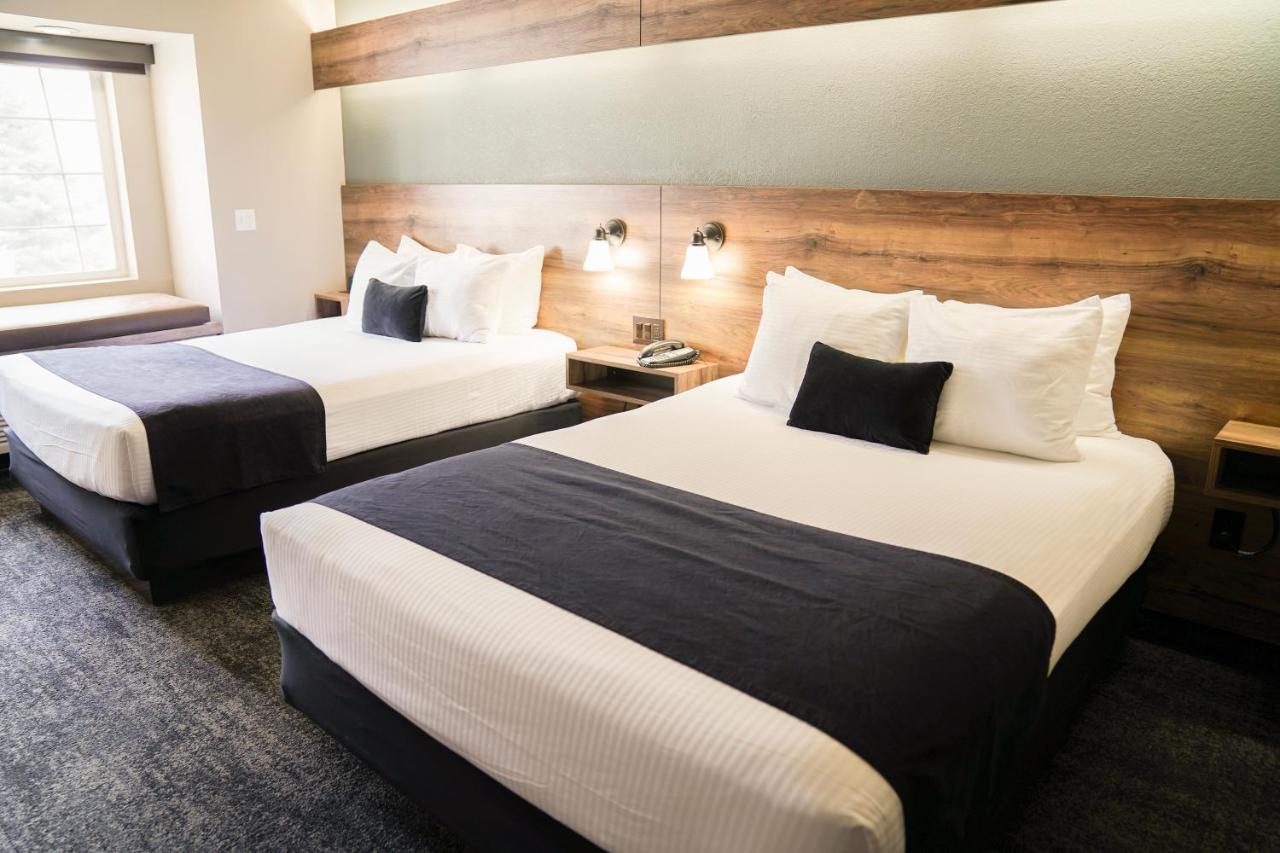 Queen Room with Two Queen Beds at Hotel Ruby Ponderay/Sandpoint