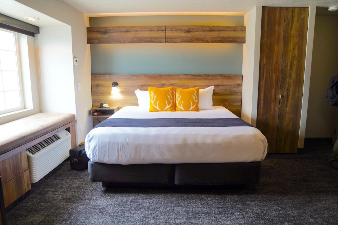 King Suite at Hotel Ruby Ponderay/Sandpoint