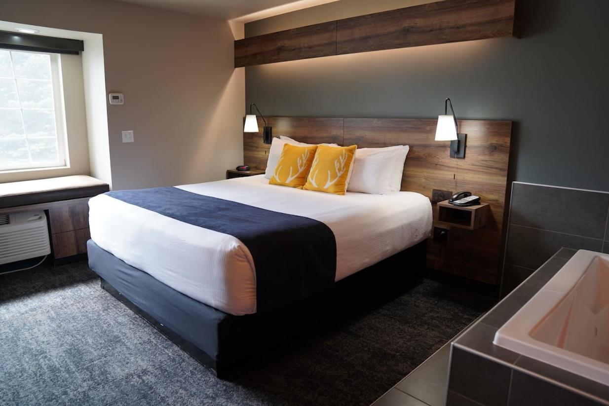 Junior Suite at Hotel Ruby Ponderay/Sandpoint