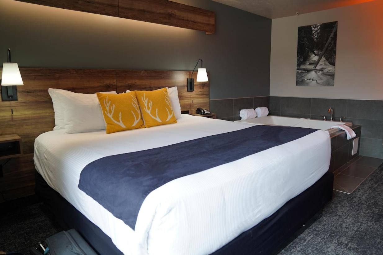 Junior Suite at Hotel Ruby Ponderay/Sandpoint