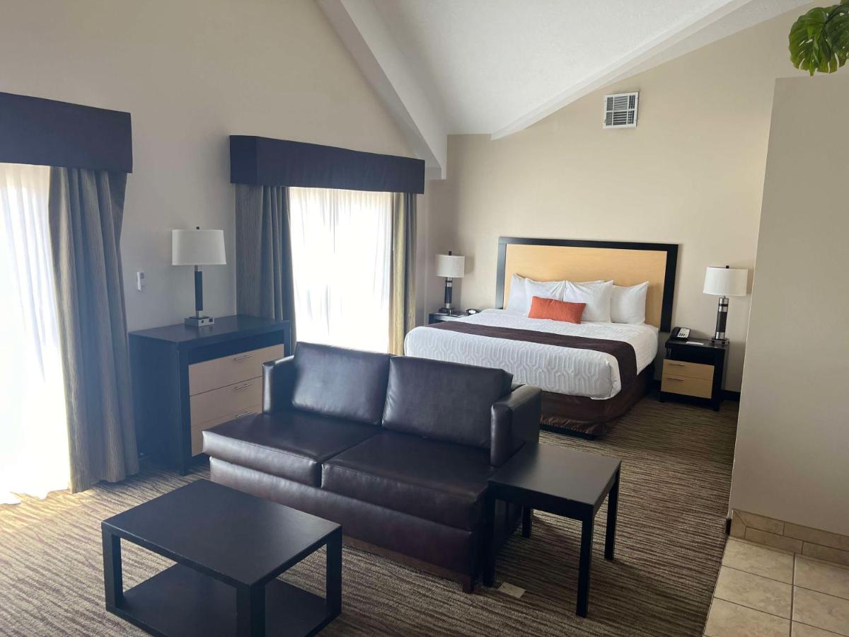| Best Western Plus Landmark Hotel