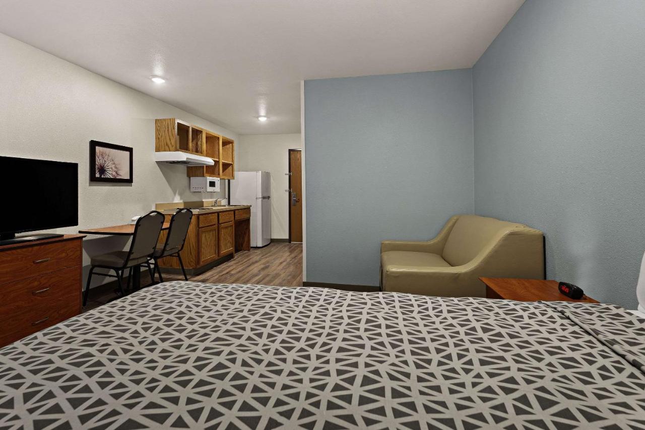 Standard Double Room with Sofa Bed - Accessible/Non-Smoking at WoodSpring Suites Macon West I-475
