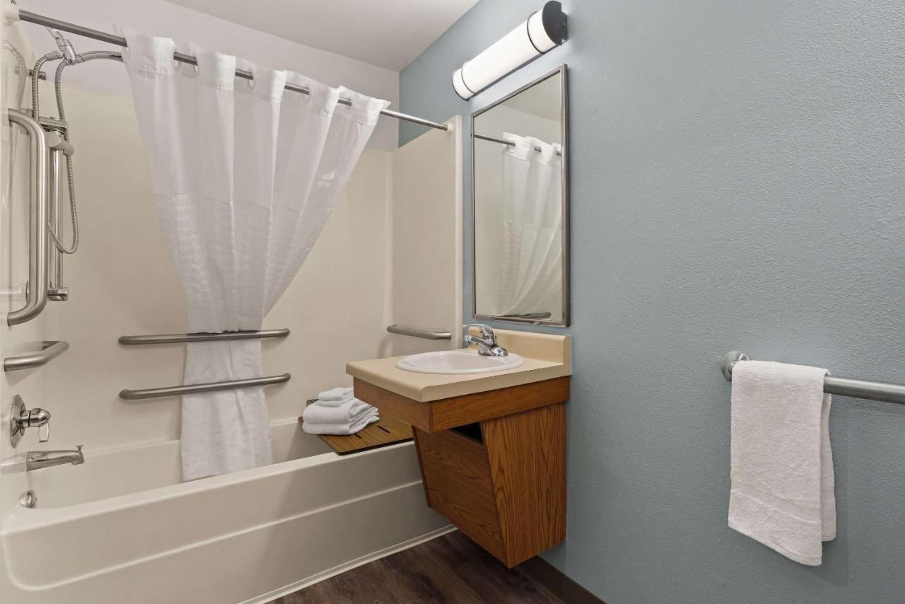 Standard Double Room with Sofa Bed - Accessible/Non-Smoking at WoodSpring Suites Macon West I-475