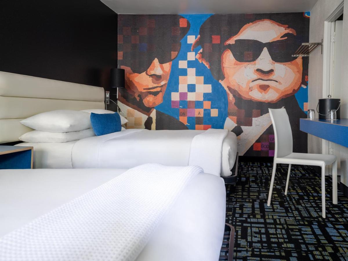 Entourage Double Queen Room at Jupiter Hotel
