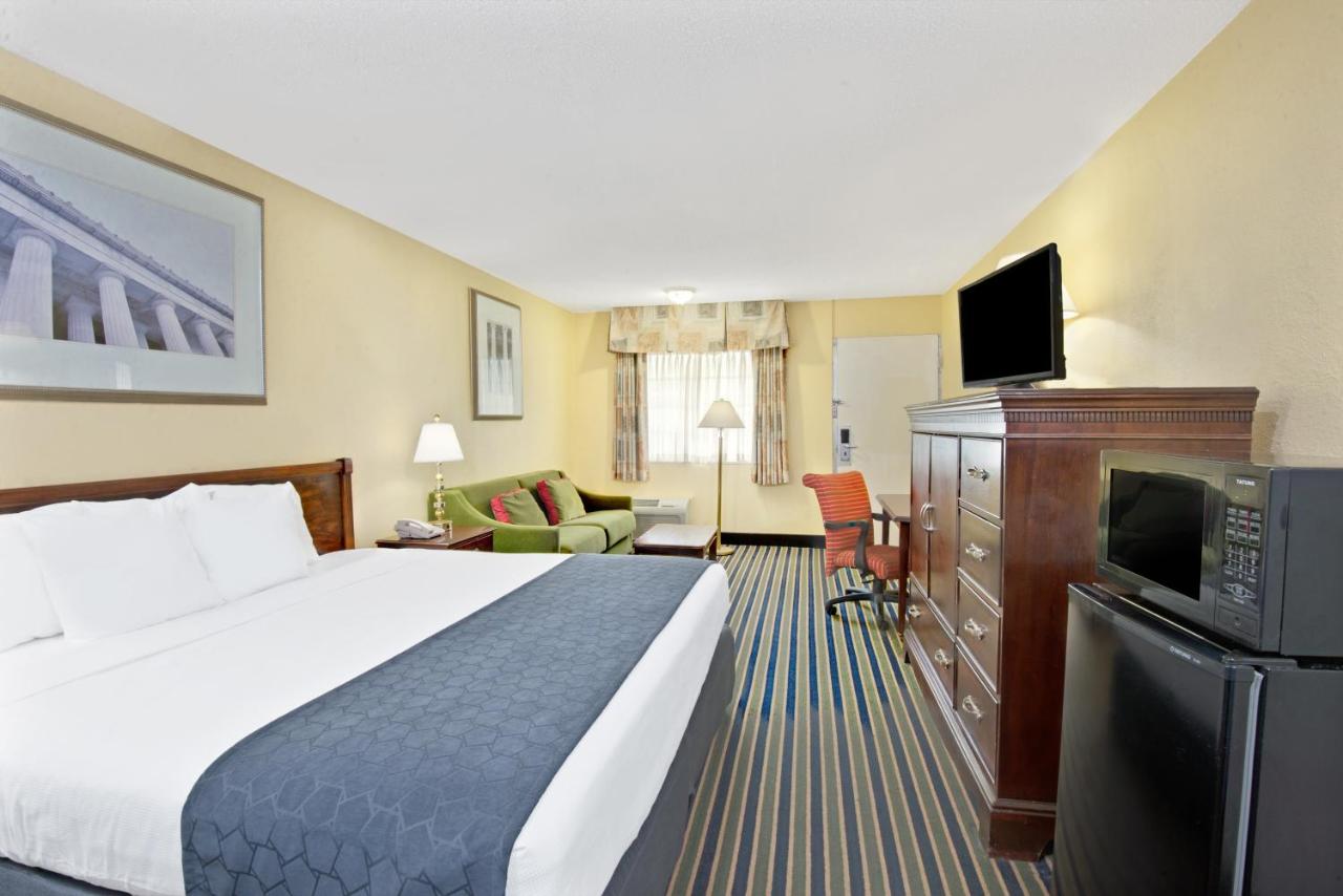 King Room - Non-Smoking at Days Inn by Wyndham Towson