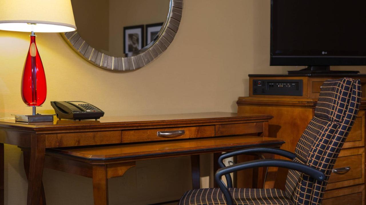 | Baltimore Marriott Inner Harbor at Camden Yards