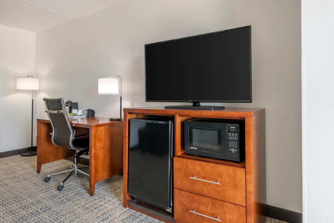 King Suite at Surf and Sand, BW Signature Collection
