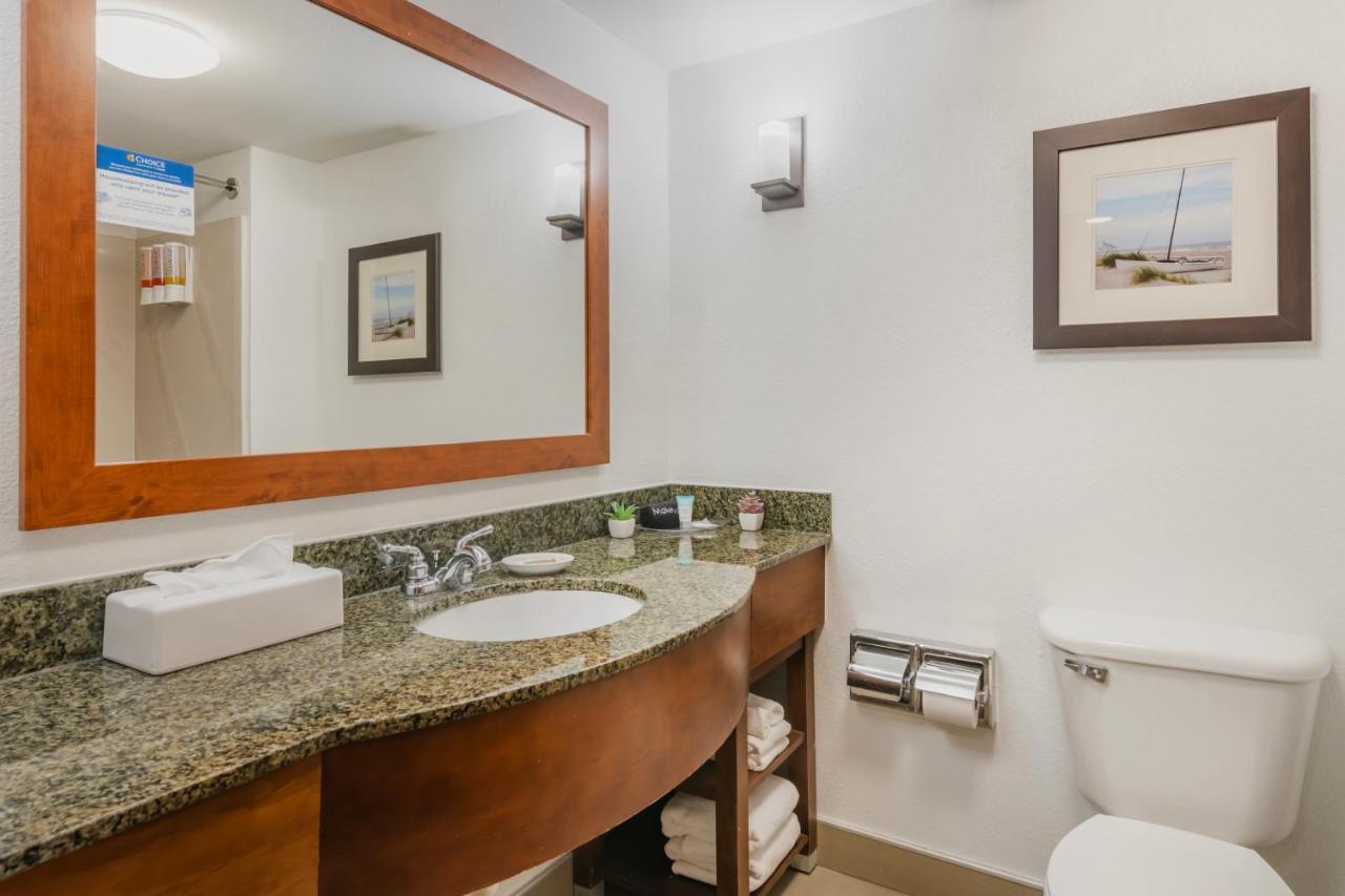 King Suite at Surf and Sand, BW Signature Collection
