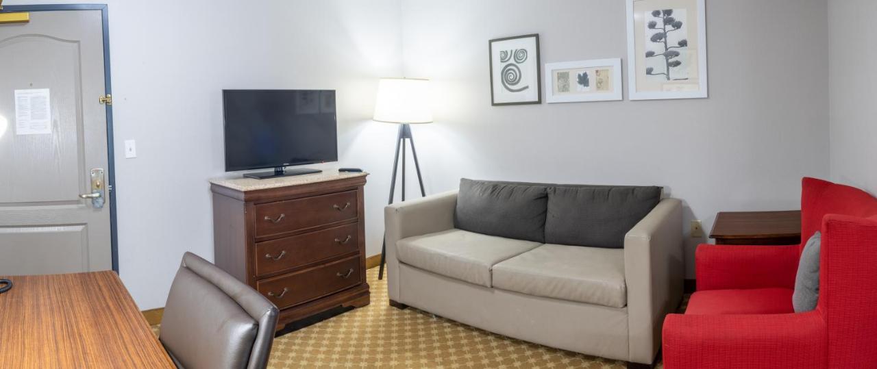 Queen Room with Two Queen Beds - Disability Access/Non-Smoking at Country Inn & Suites by Radisson, Wilmington, NC