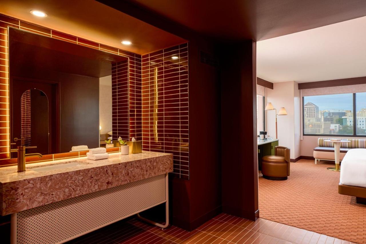  | Sheraton Austin Hotel at the Capitol
