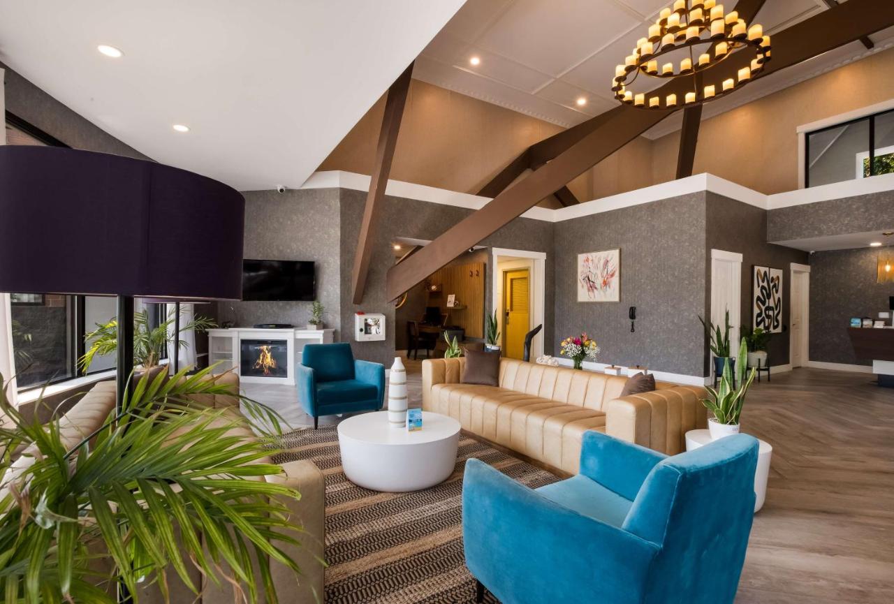 | The Hub Middletown Red Bank- Best Western Signature Collection