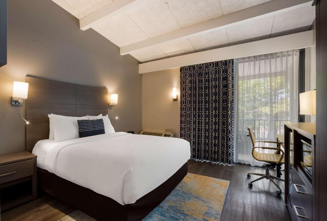 | The Hub Middletown Red Bank- Best Western Signature Collection