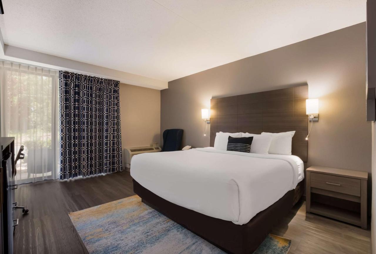 | The Hub Middletown Red Bank- Best Western Signature Collection