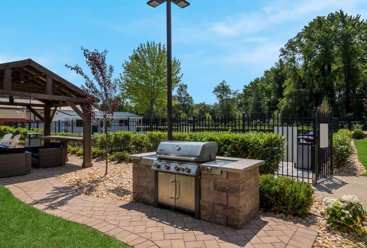 | The Hub Middletown Red Bank- Best Western Signature Collection