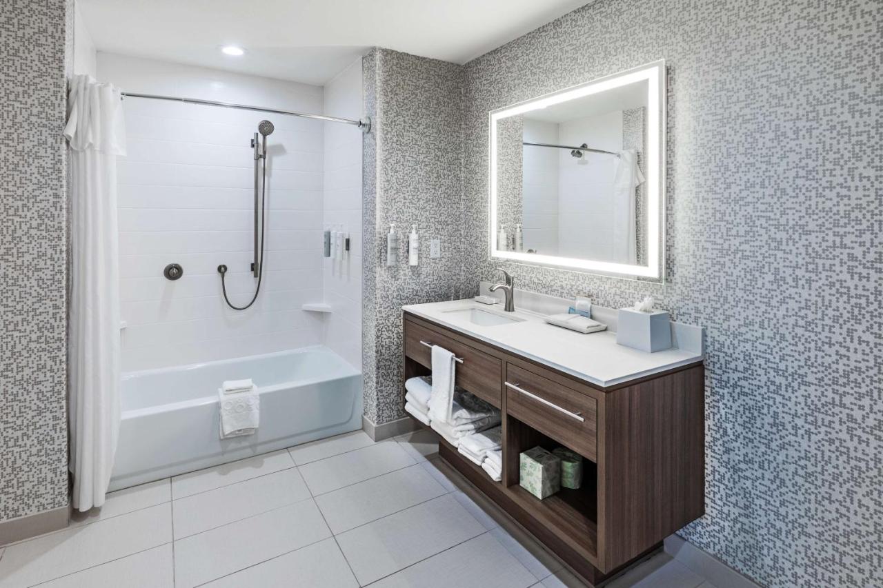 King Studio Suite with Bath Tub - Accessible at Home2 Suites by Hilton Weatherford