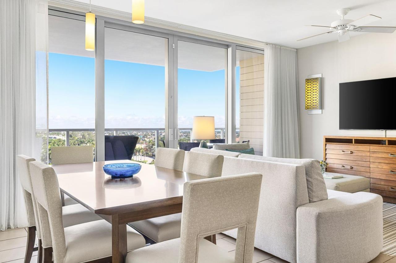 3 Bedroom Villa, Island side, 6th - 15th floor, Balcony at Marriott's Crystal Shores