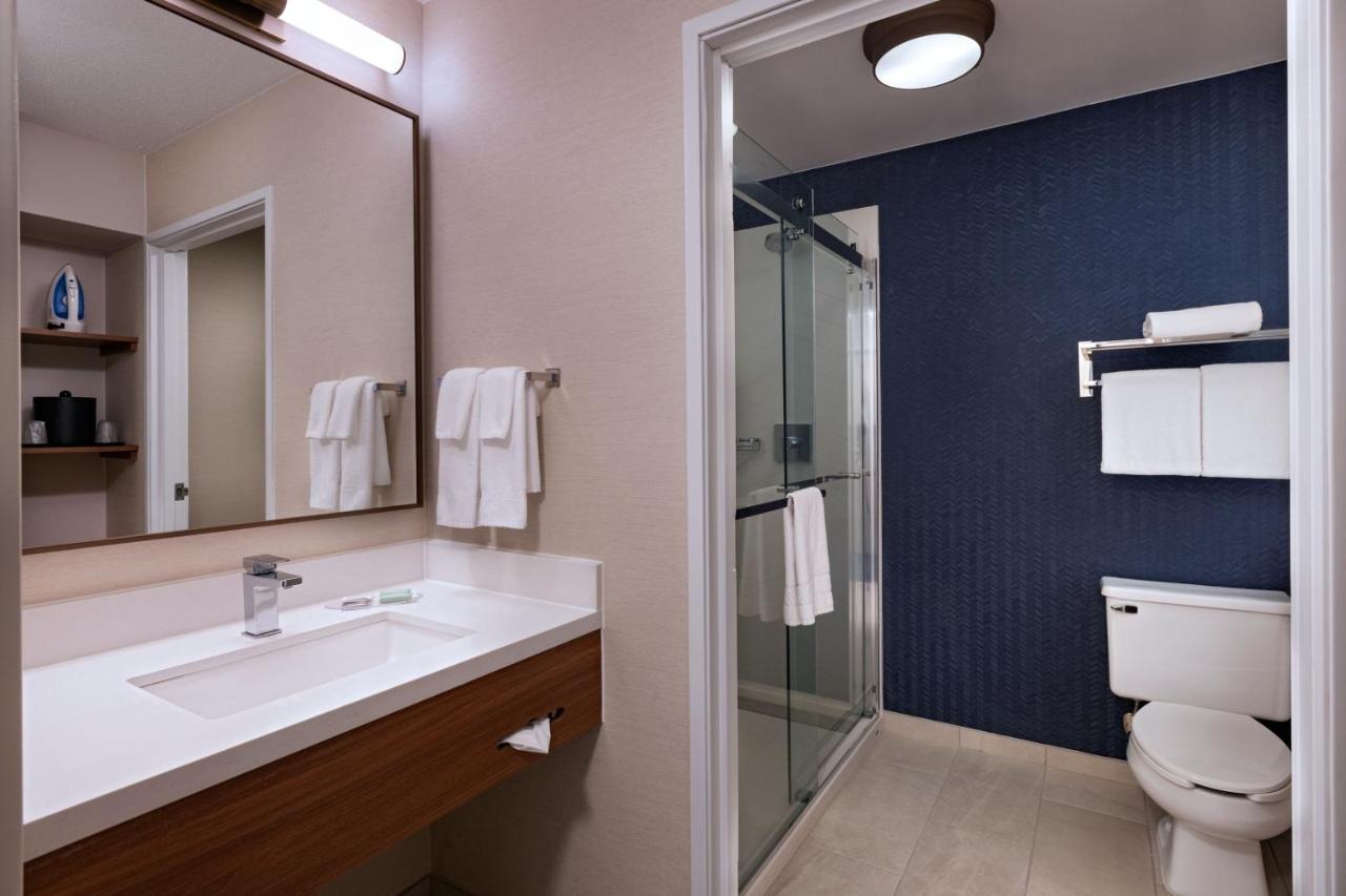 | Fairfield Inn & Suites Kansas City Airport