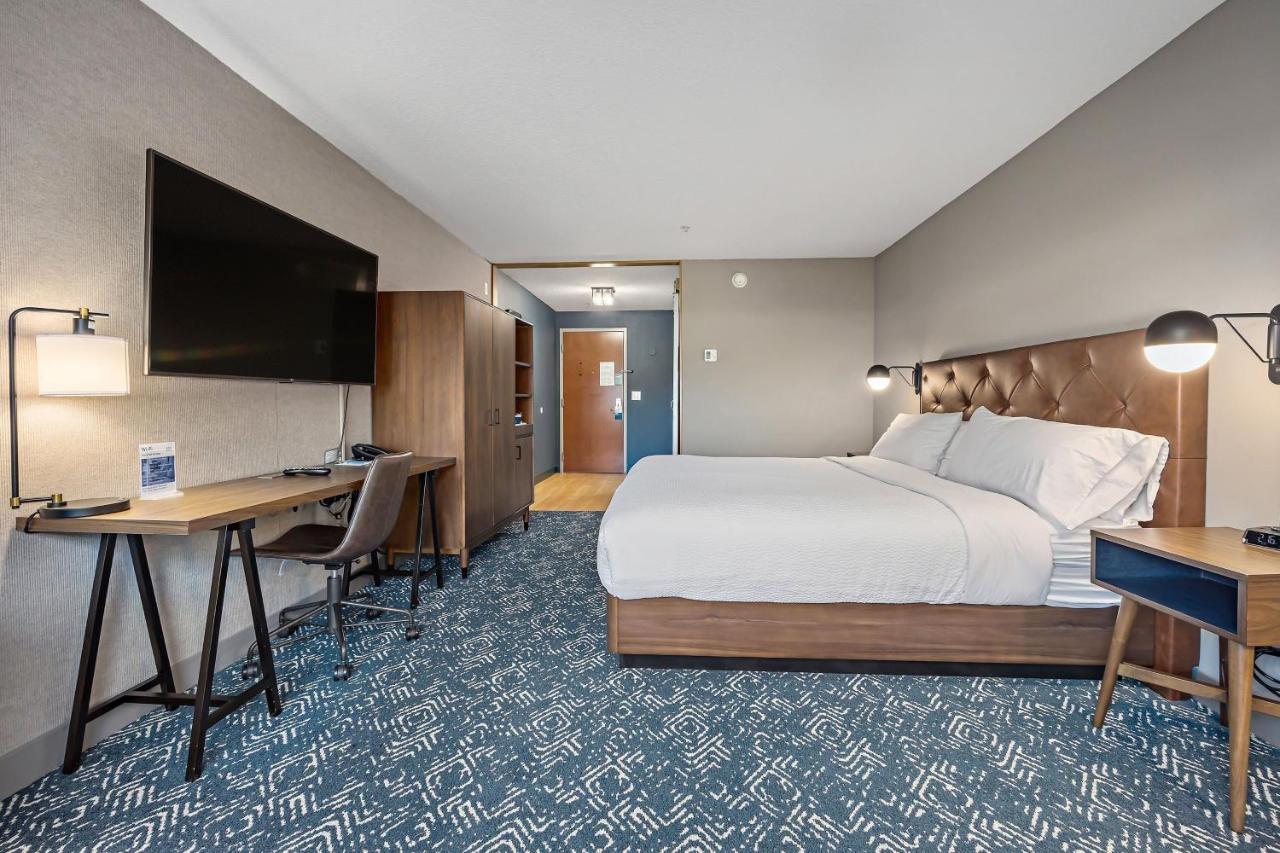 Business Room, Guest room, 1 King at Four Points by Sheraton Jacksonville Baymeadows
