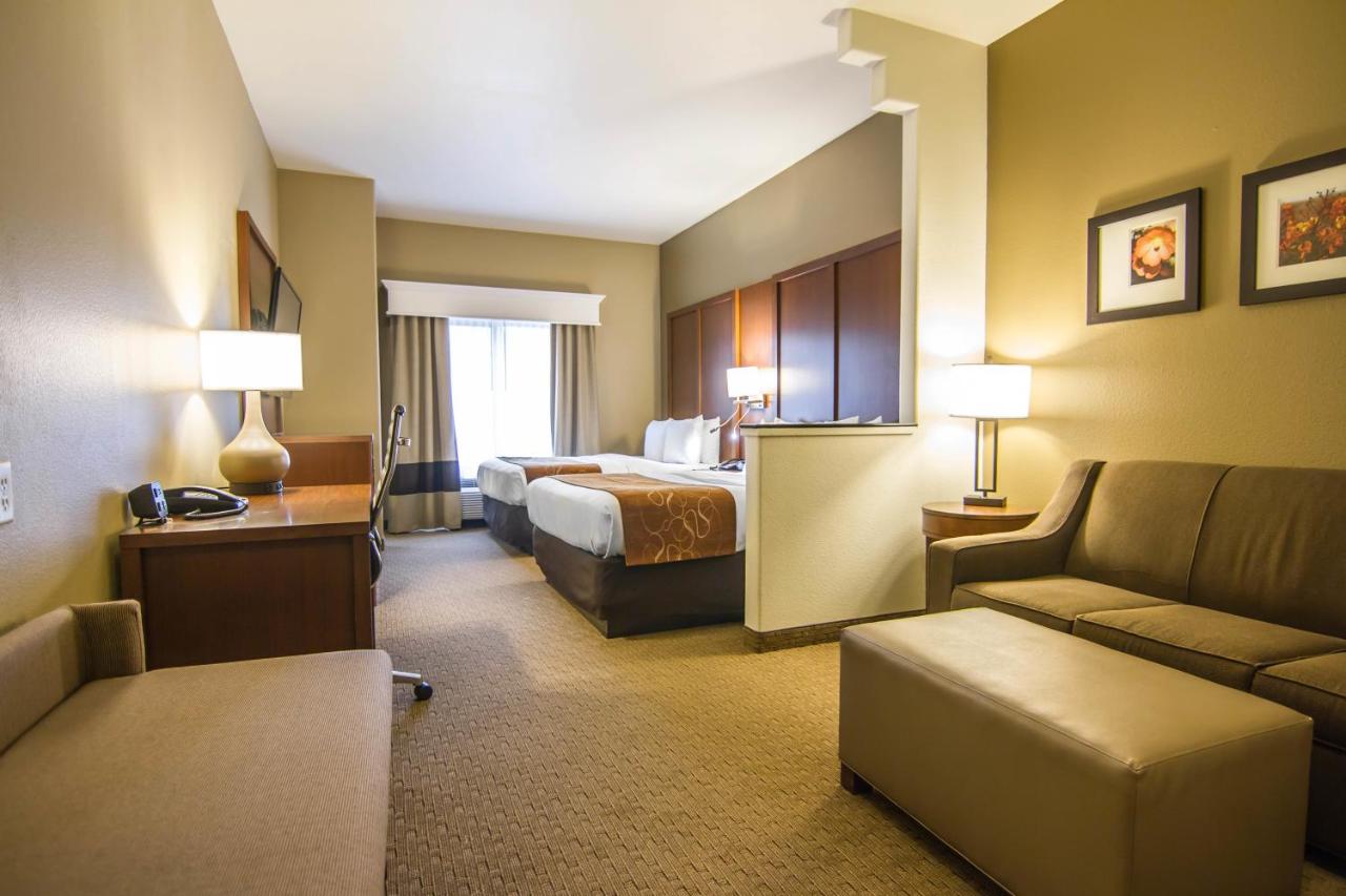 Queen Suite - Non-Smoking at Comfort Suites Marshall