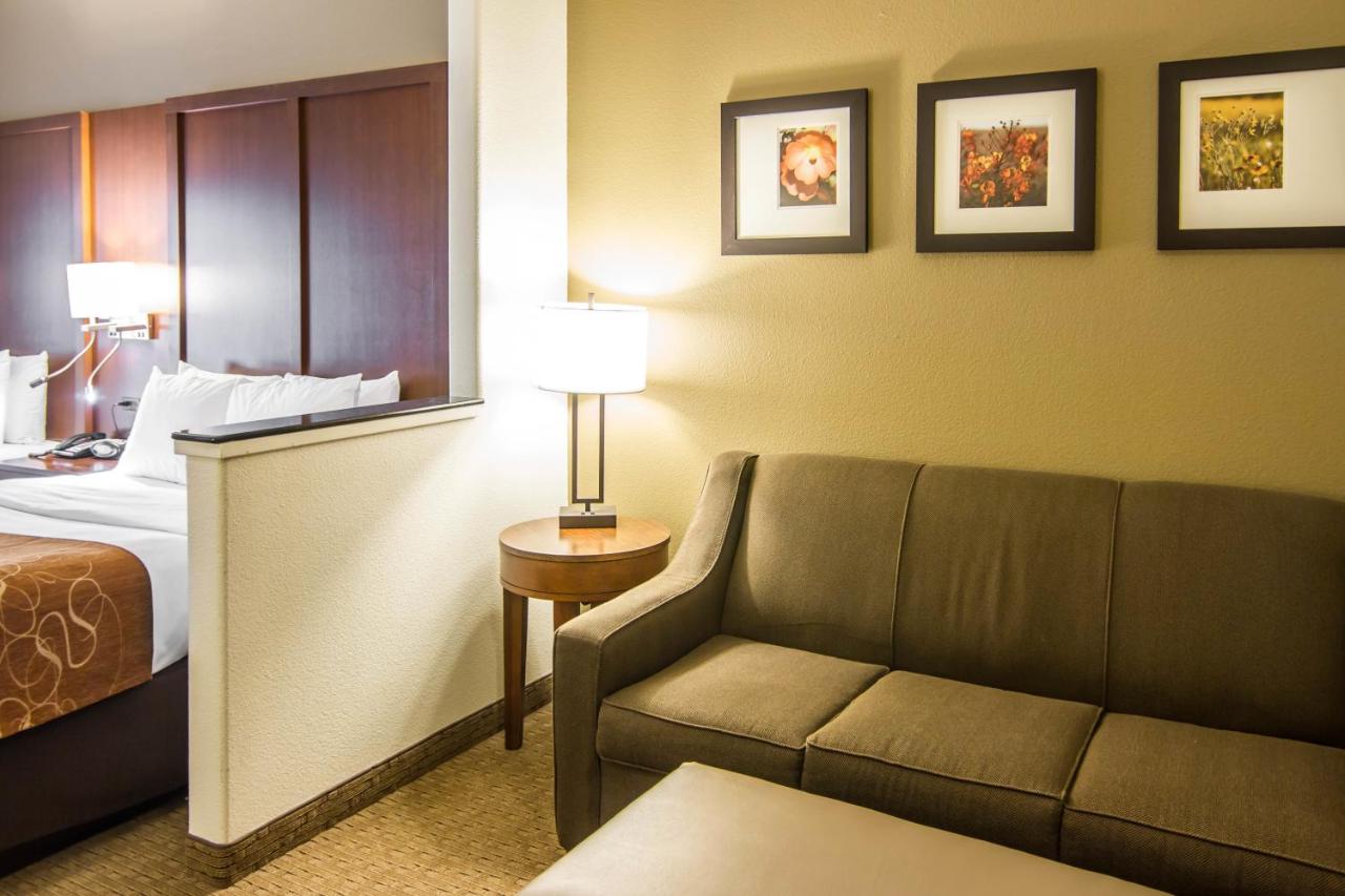 Queen Suite - Non-Smoking at Comfort Suites Marshall