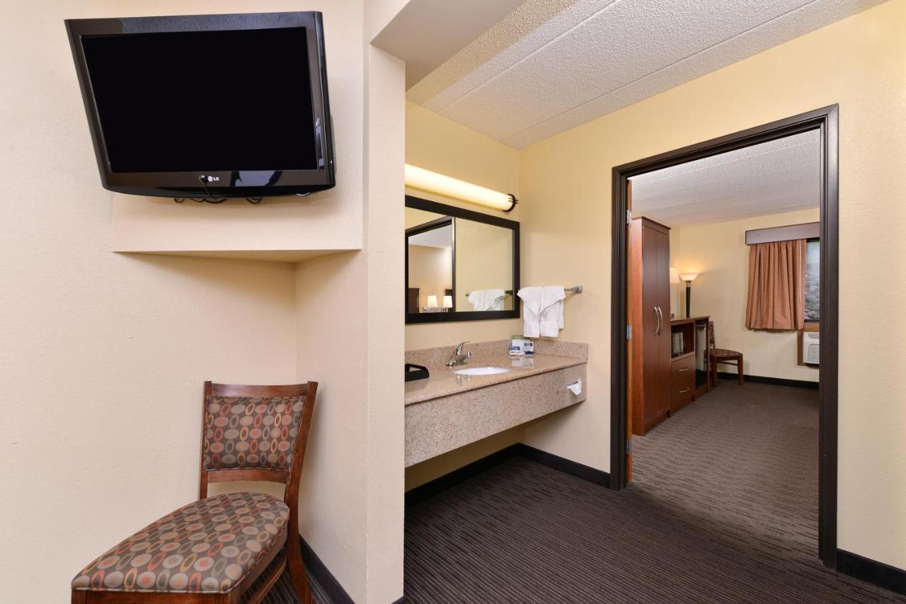 Suite with Two Queen Beds - Non-Smoking at AmericInn by Wyndham Fergus Falls - Conference Center