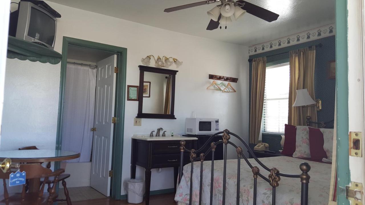 | Canyon Country Inn