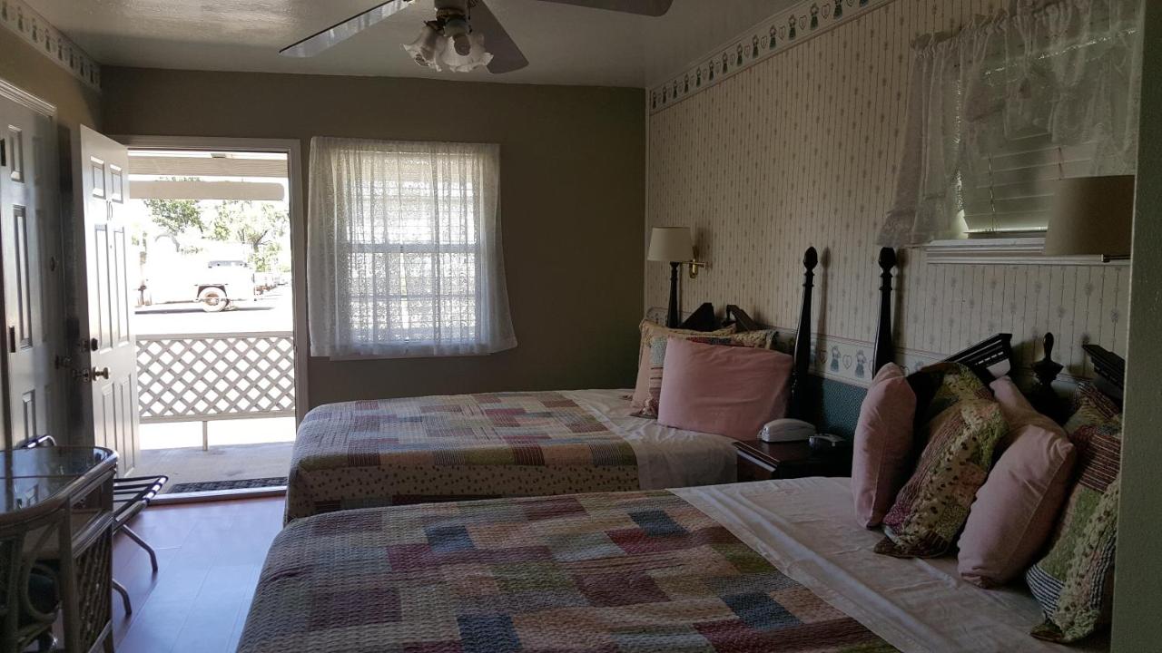| Canyon Country Inn