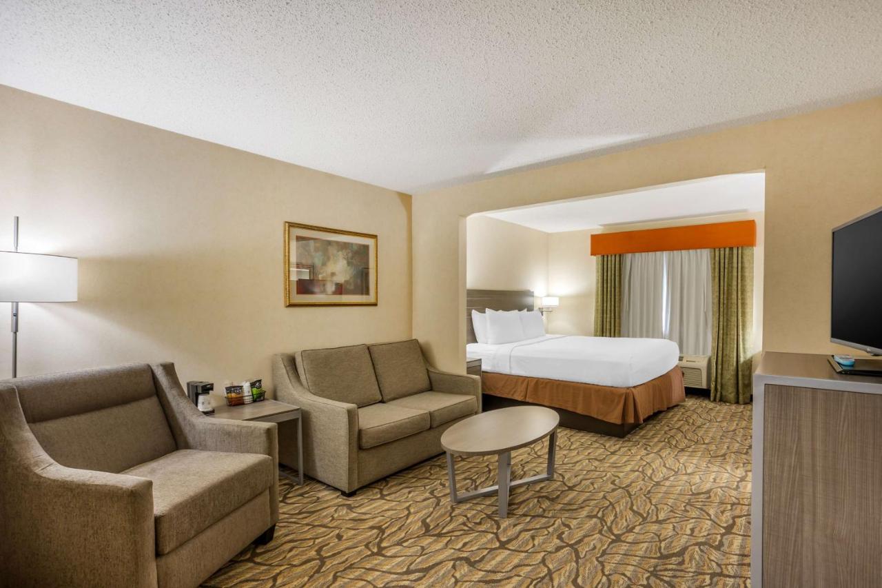 King Suite with Sofa Bed - Non-Smoking at Best Western Danville Inn