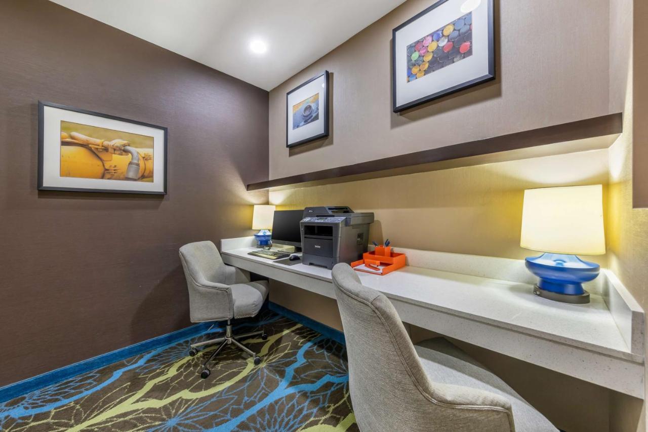 | Best Western Plus Taft Inn